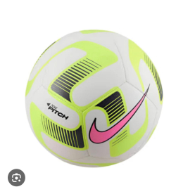 Nike Pitch focilabda 5-ös fehér